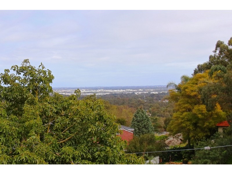 60 Zamia Road, Gooseberry Hill WA 6076