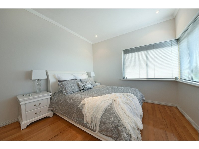 21 Prisk Street, Karrinyup WA 6018