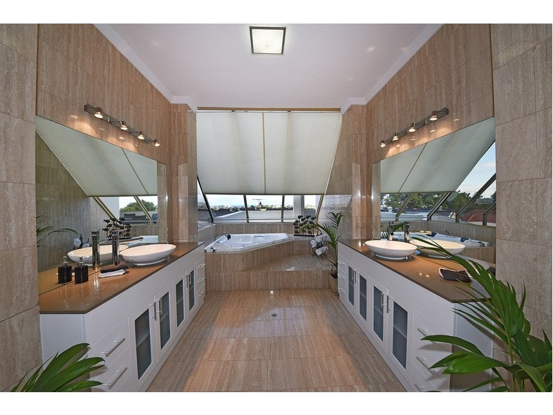 21 Prisk Street, Karrinyup WA 6018