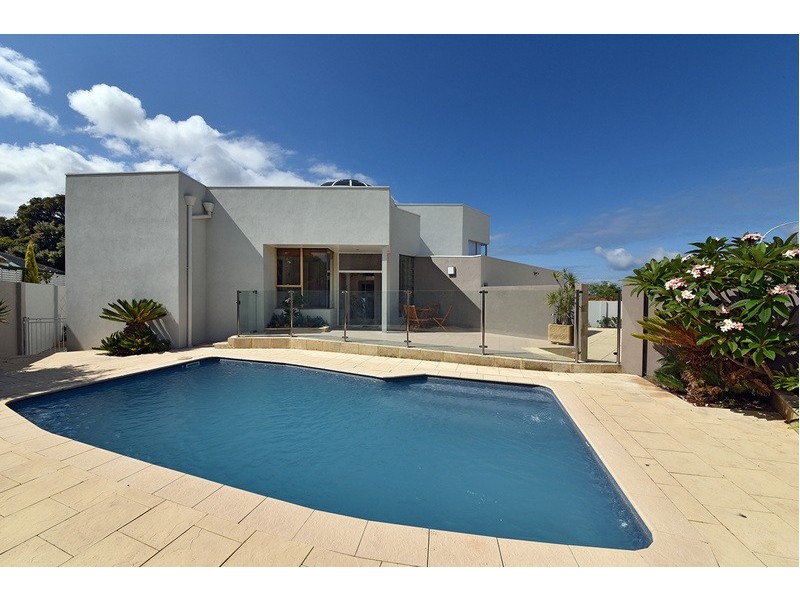 21 Prisk Street, Karrinyup WA 6018