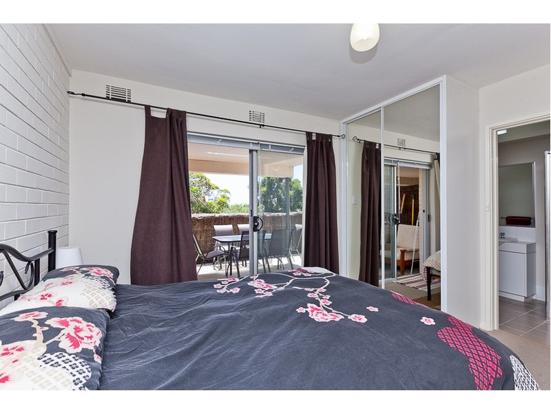 Level Ground/2/288 Revenscar Street, Doubleview WA 6018