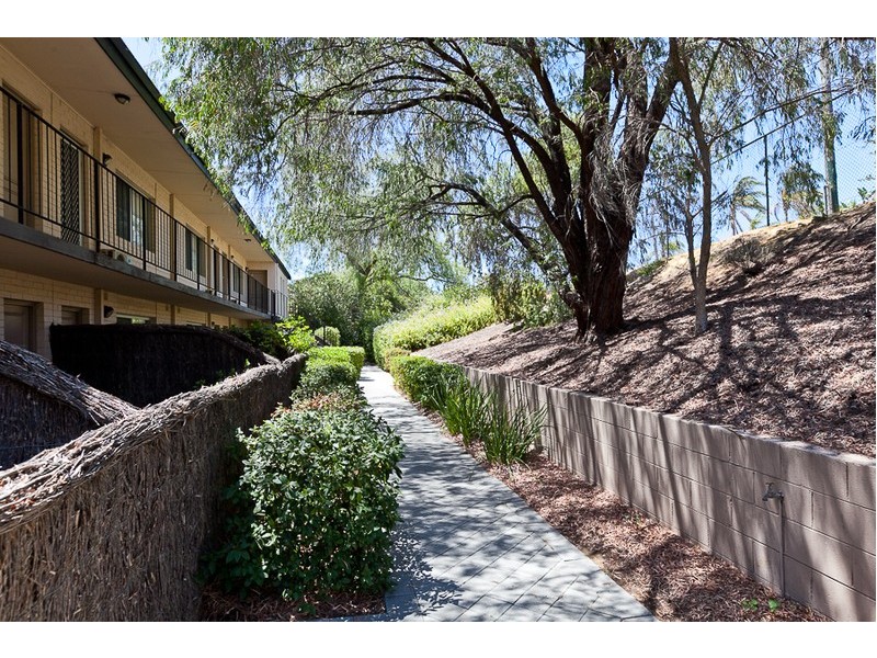 Level Ground/2/288 Revenscar Street, Doubleview WA 6018