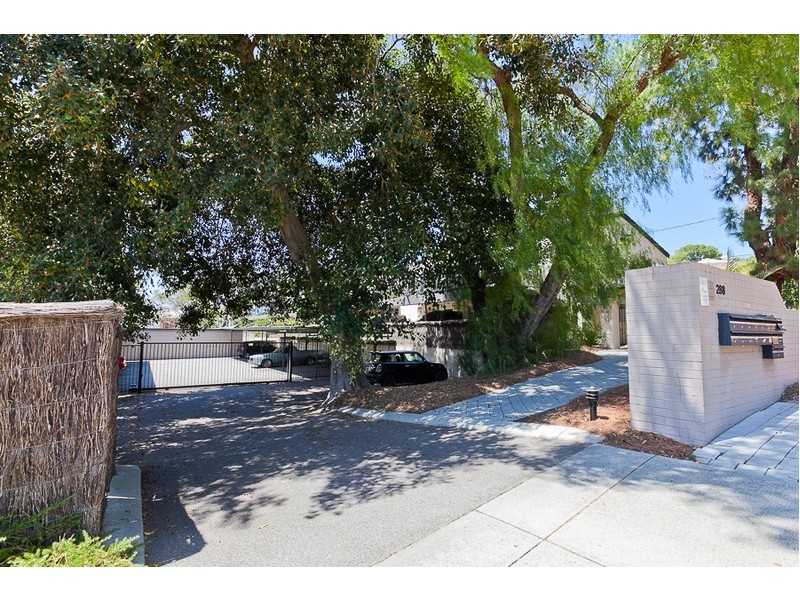 Level Ground/2/288 Revenscar Street, Doubleview WA 6018