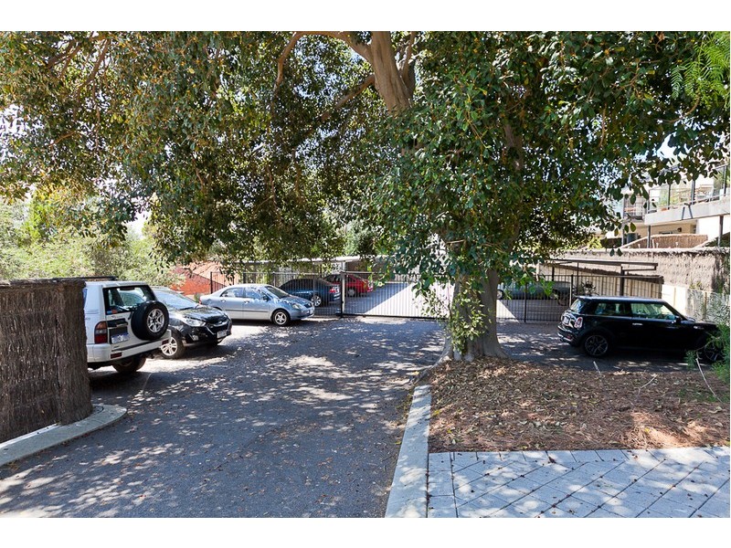 Level Ground/2/288 Revenscar Street, Doubleview WA 6018