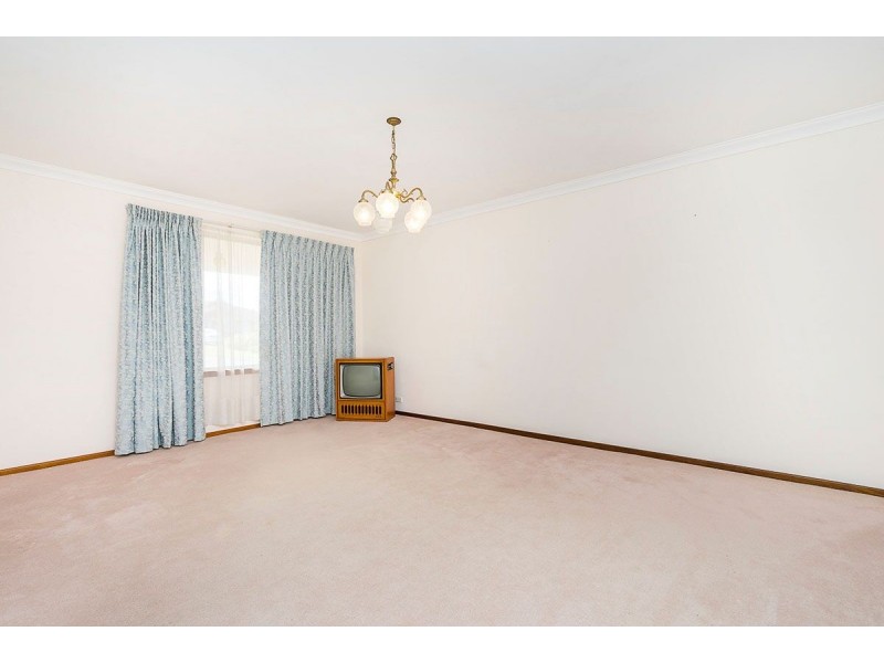 11 Coatelan Drive, Stirling WA 6021