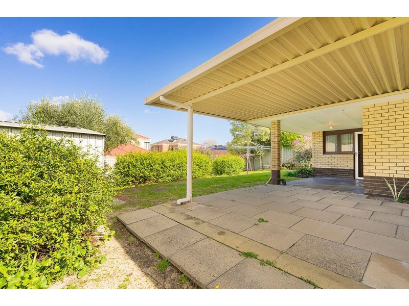 11 Coatelan Drive, Stirling WA 6021
