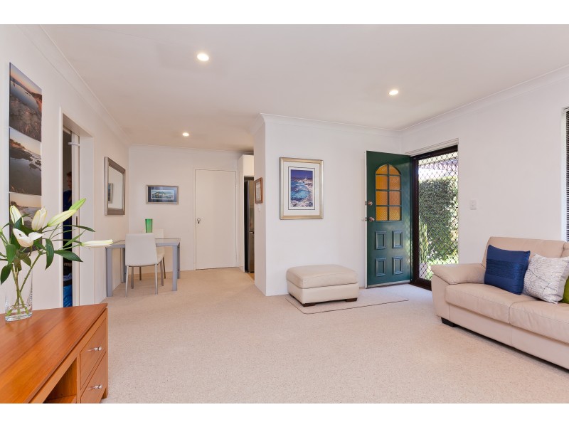 10/2 Waroonga Road, Nedlands WA 6009