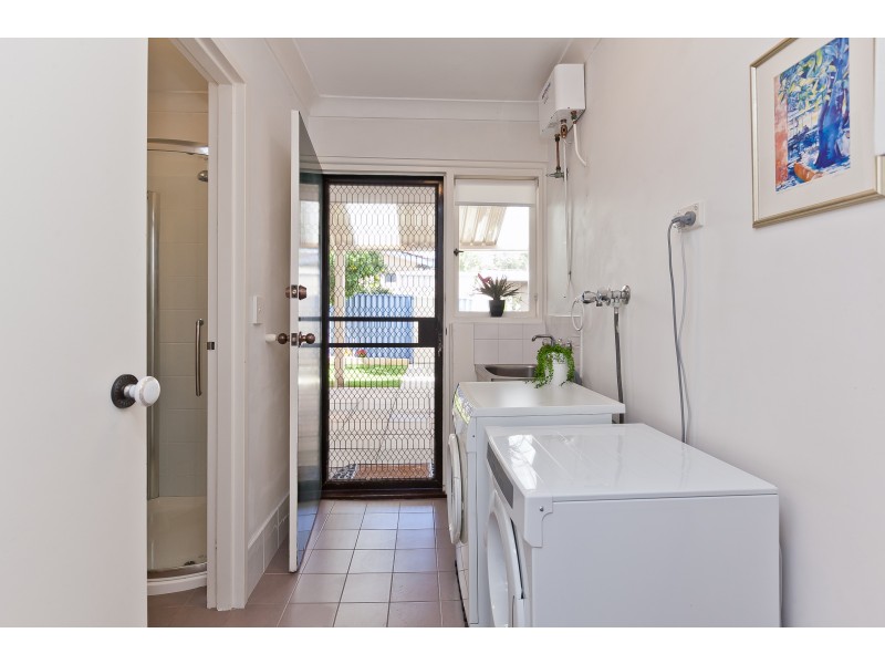 10/2 Waroonga Road, Nedlands WA 6009