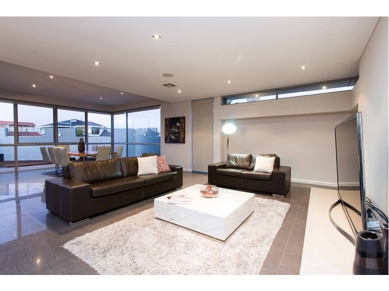 2 Tarongo Way, City Beach WA 6015