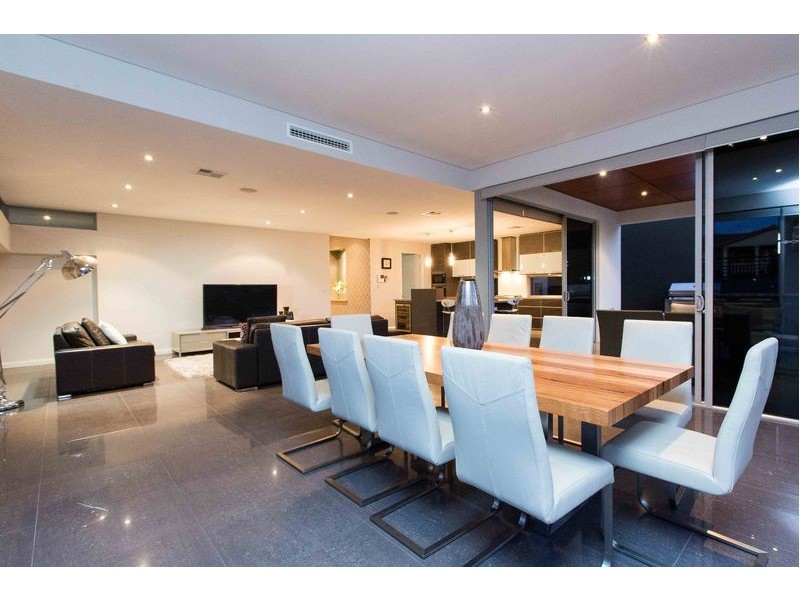2 Tarongo Way, City Beach WA 6015