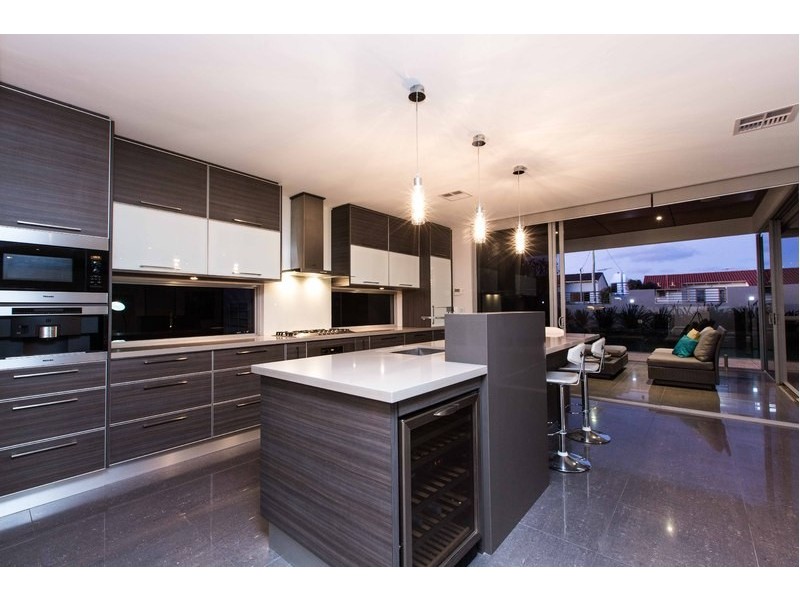 2 Tarongo Way, City Beach WA 6015
