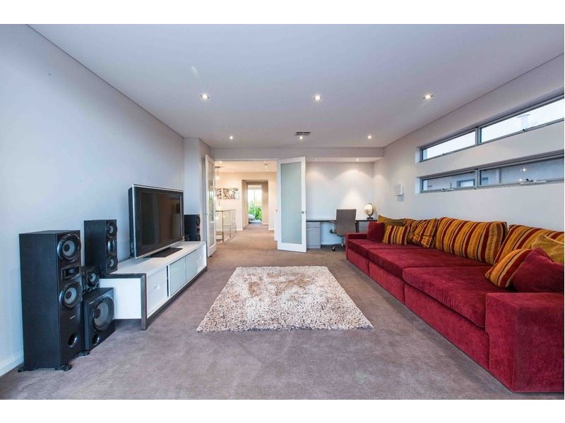 2 Tarongo Way, City Beach WA 6015