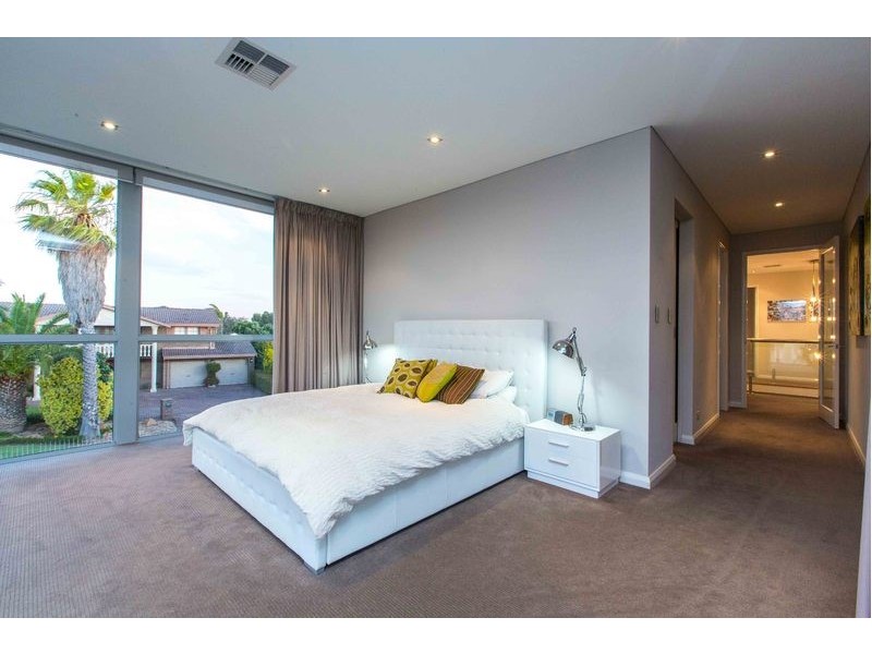 2 Tarongo Way, City Beach WA 6015