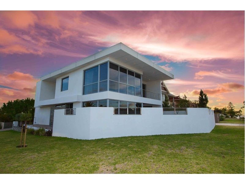 2 Tarongo Way, City Beach WA 6015