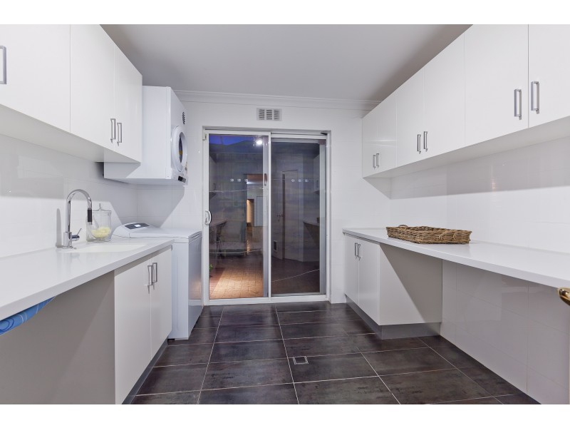 4 Meelah Road, City Beach WA 6015