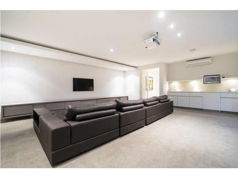 10 Bungalow Court, Peppermint Grove WA 6011