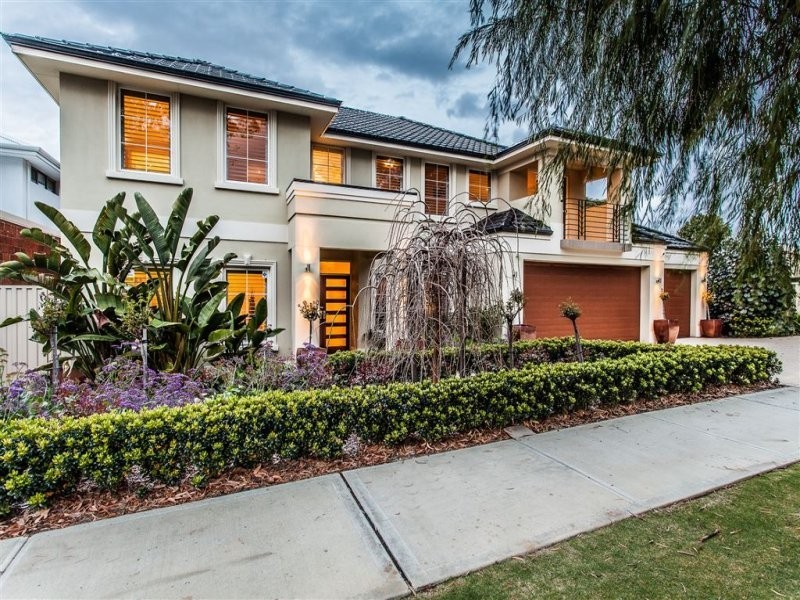 26 Mount Henry Road, Salter Point WA 6152