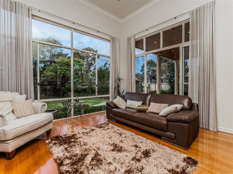 26 Mount Henry Road, Salter Point WA 6152