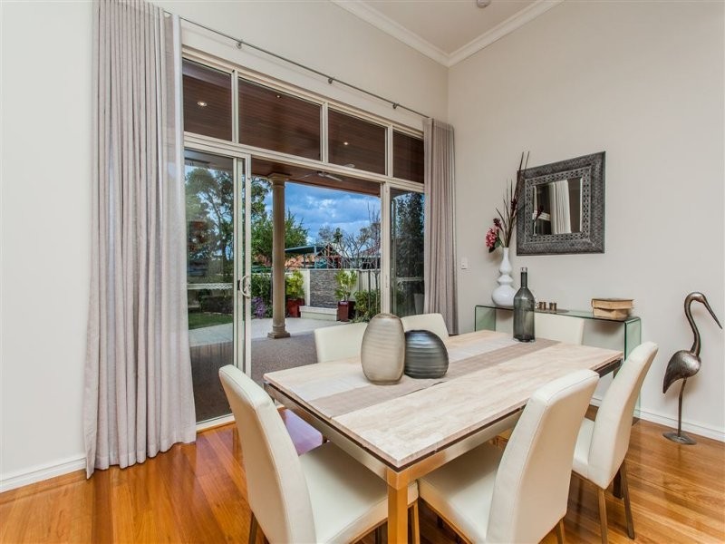 26 Mount Henry Road, Salter Point WA 6152