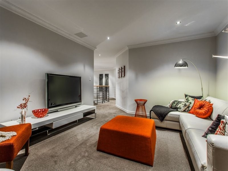 26 Mount Henry Road, Salter Point WA 6152