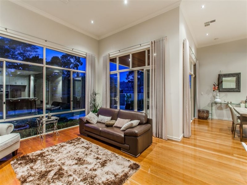 26 Mount Henry Road, Salter Point WA 6152