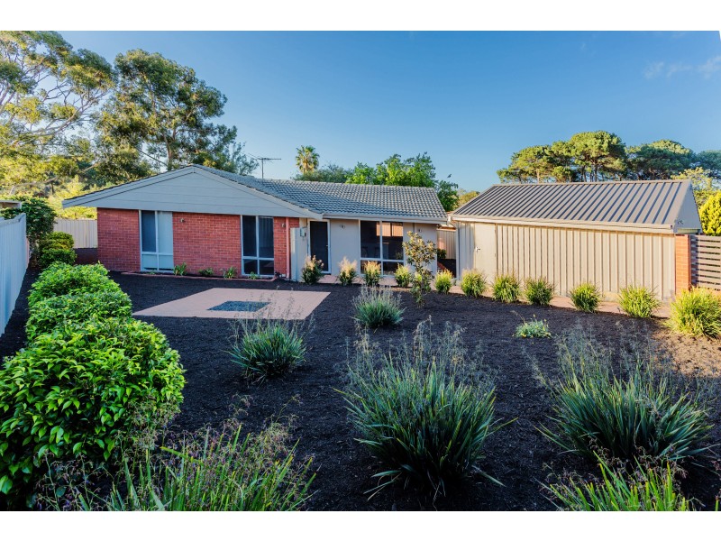 15 Lowan Loop, Karawara WA 6152