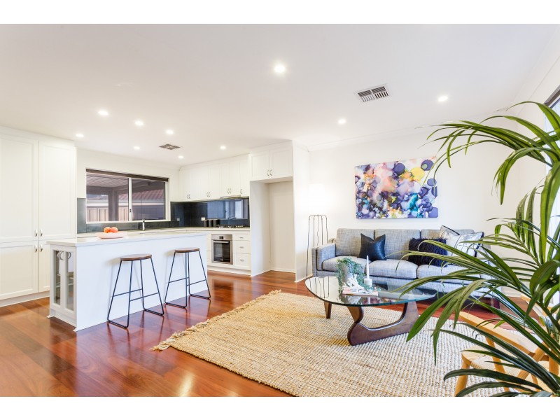 15 Lowan Loop, Karawara WA 6152