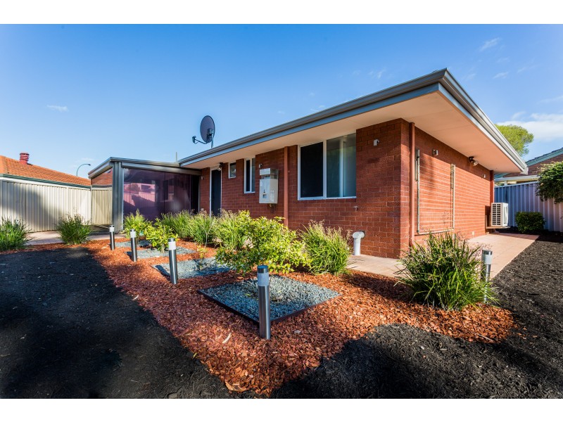 15 Lowan Loop, Karawara WA 6152