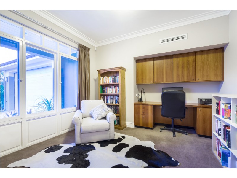 10 Bishop Riley Way, Churchlands WA 6018