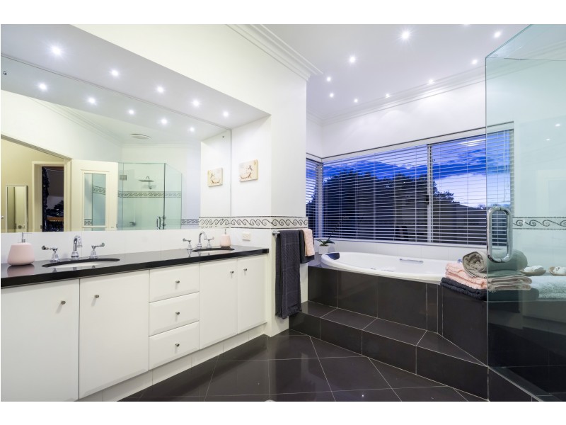 10 Bishop Riley Way, Churchlands WA 6018