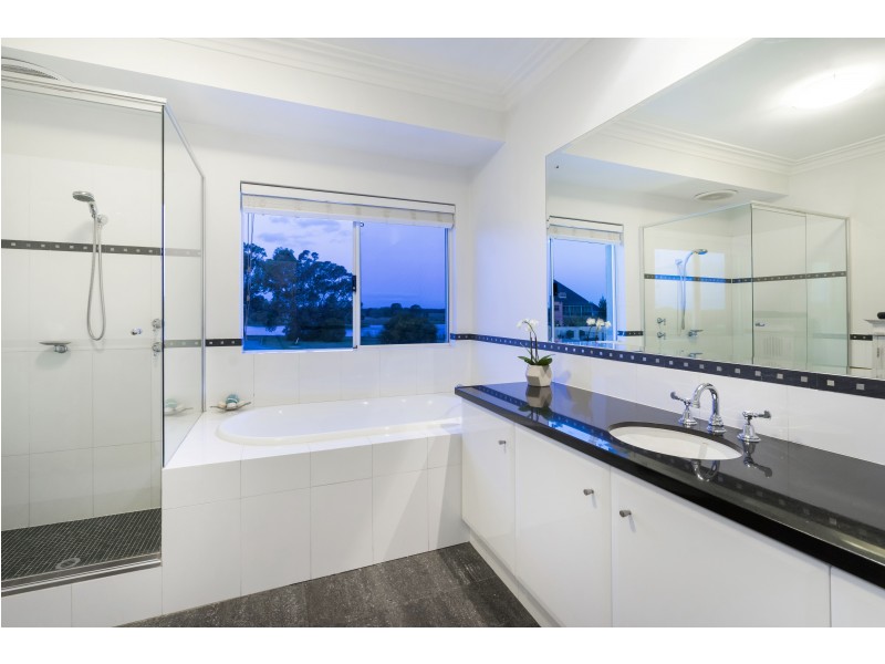 10 Bishop Riley Way, Churchlands WA 6018