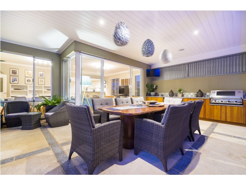 10 Bishop Riley Way, Churchlands WA 6018