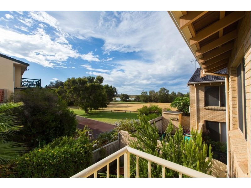 23/5 Waterway Court, Churchlands WA 6018
