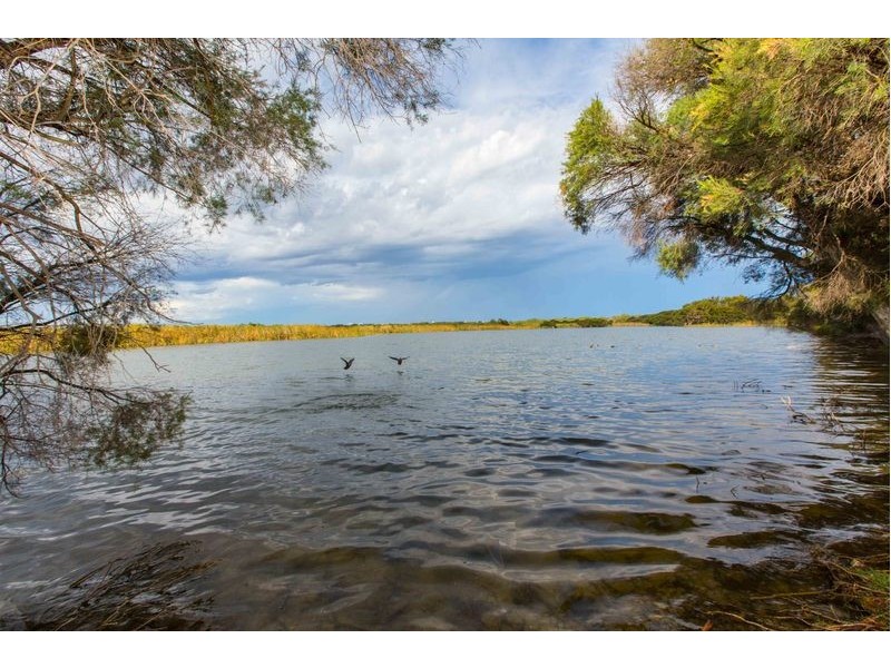 23/5 Waterway Court, Churchlands WA 6018