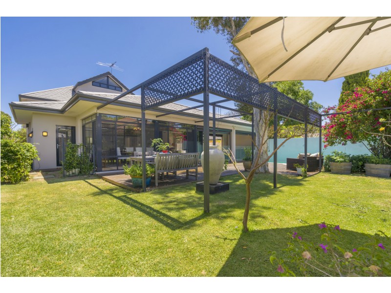 86 Adelma Road, Dalkeith WA 6009