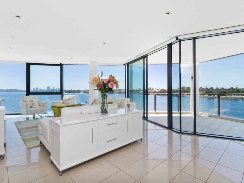 N301/70 Canning Beach Road, Applecross WA 6153