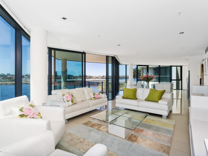 N301/70 Canning Beach Road, Applecross WA 6153