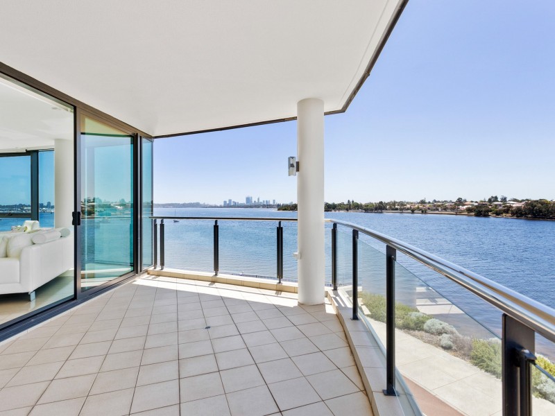 N301/70 Canning Beach Road, Applecross WA 6153