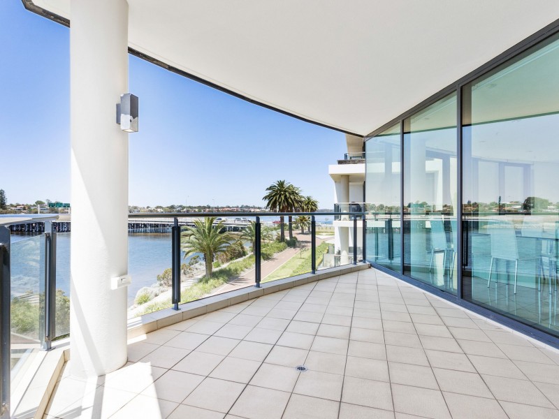 N301/70 Canning Beach Road, Applecross WA 6153