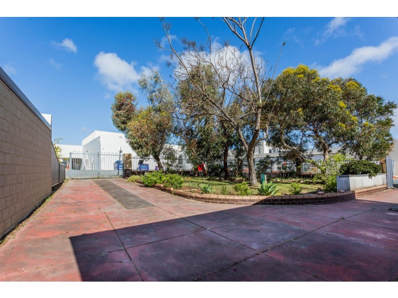 8 Fifth Street, Bicton WA 6157