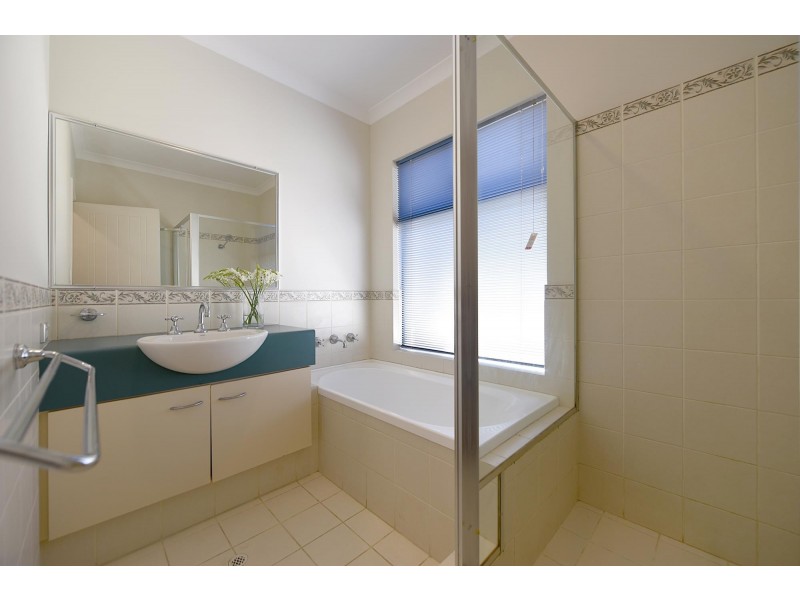5 Bronzewing Loop, Wembley WA 6014