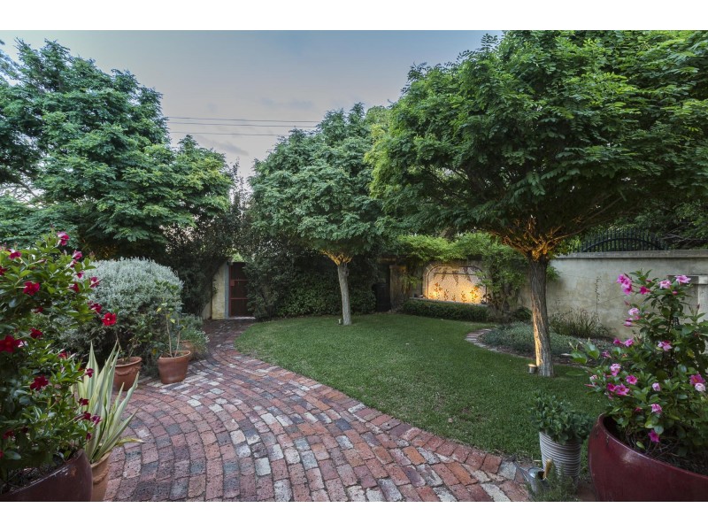 15 Loch Street, Claremont WA 6010