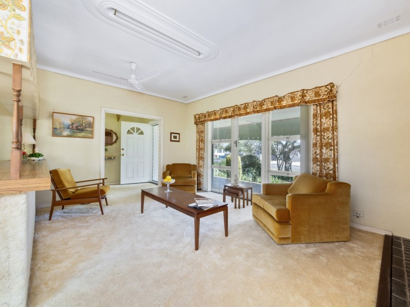 8 Kinross Crescent, Floreat WA 6014