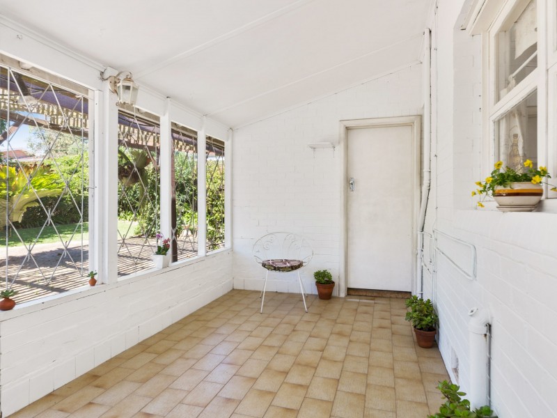 8 Kinross Crescent, Floreat WA 6014