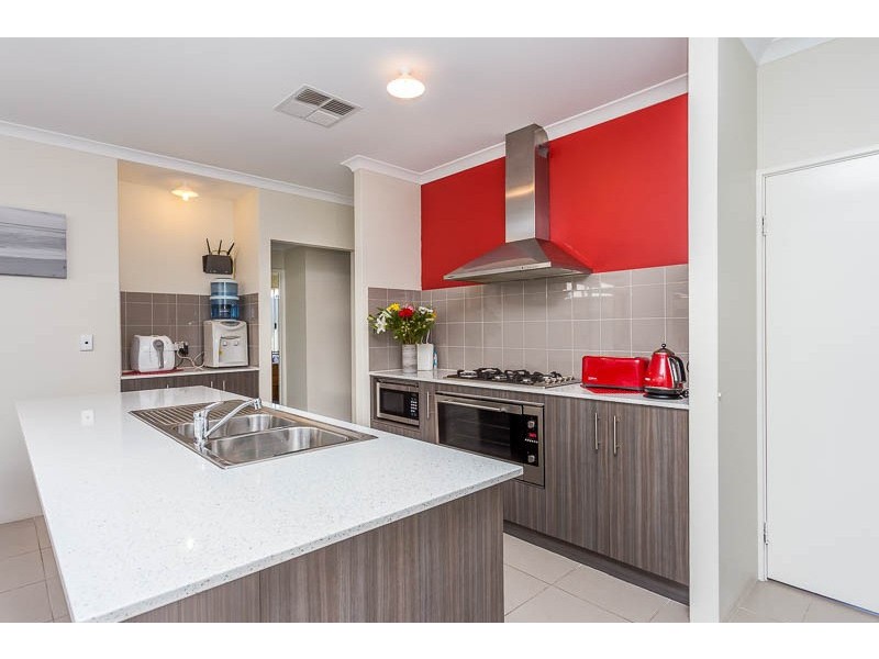 44 Raeside Drive, Landsdale WA 6065