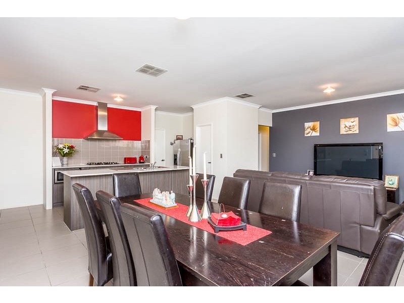 44 Raeside Drive, Landsdale WA 6065