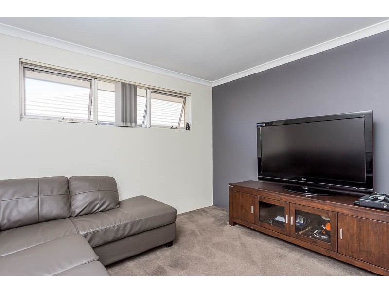 44 Raeside Drive, Landsdale WA 6065