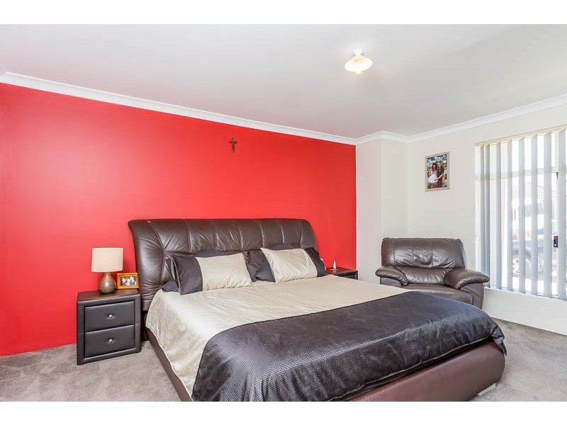 44 Raeside Drive, Landsdale WA 6065