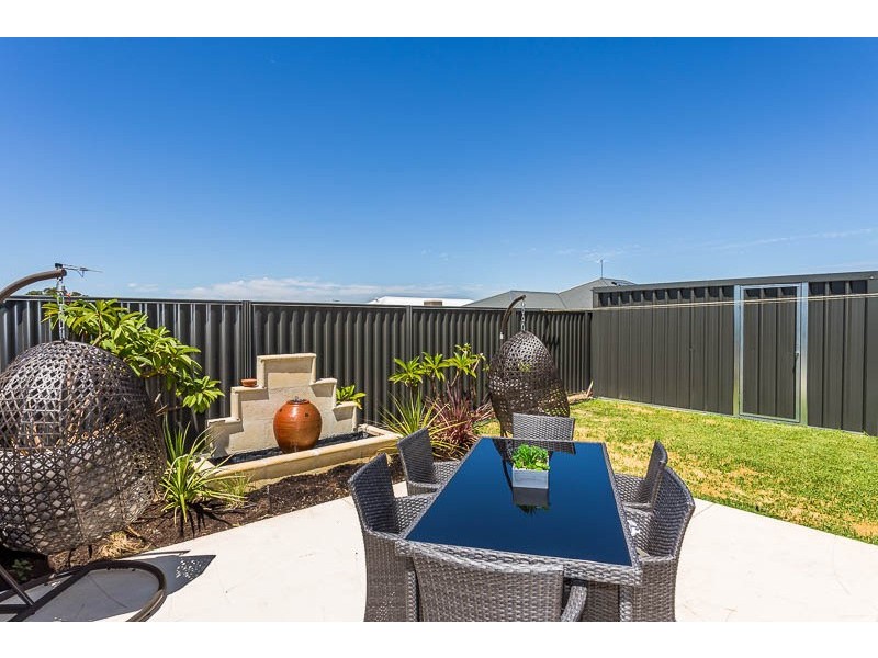 44 Raeside Drive, Landsdale WA 6065