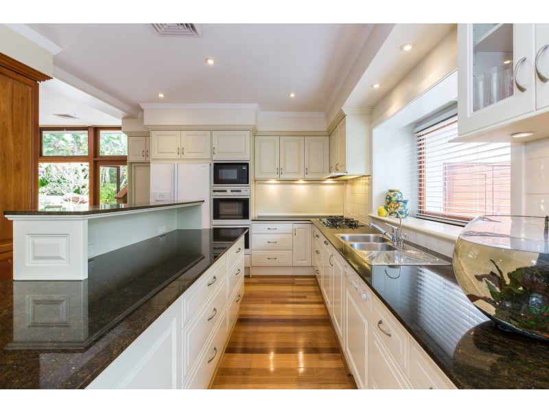 7 Garland Road, Dalkeith WA 6009